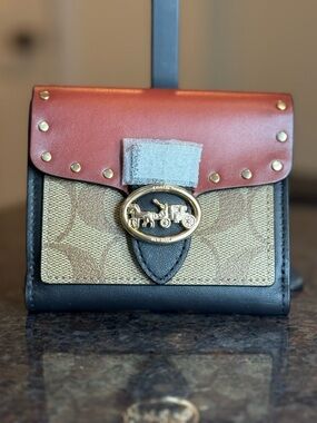 Coach Small Signature Heritage Color-block Studded Wallet in Terra-cotta/Black